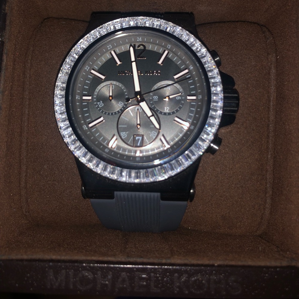 Michael Kors Watches - Picture 2 of 7